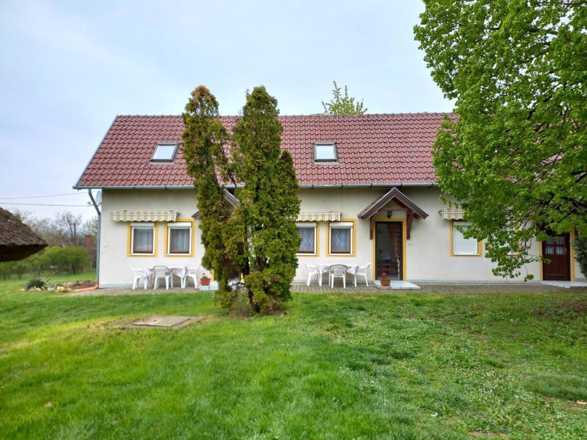 Helena Apartman Cserszegtomaj Zewnętrze zdjęcie